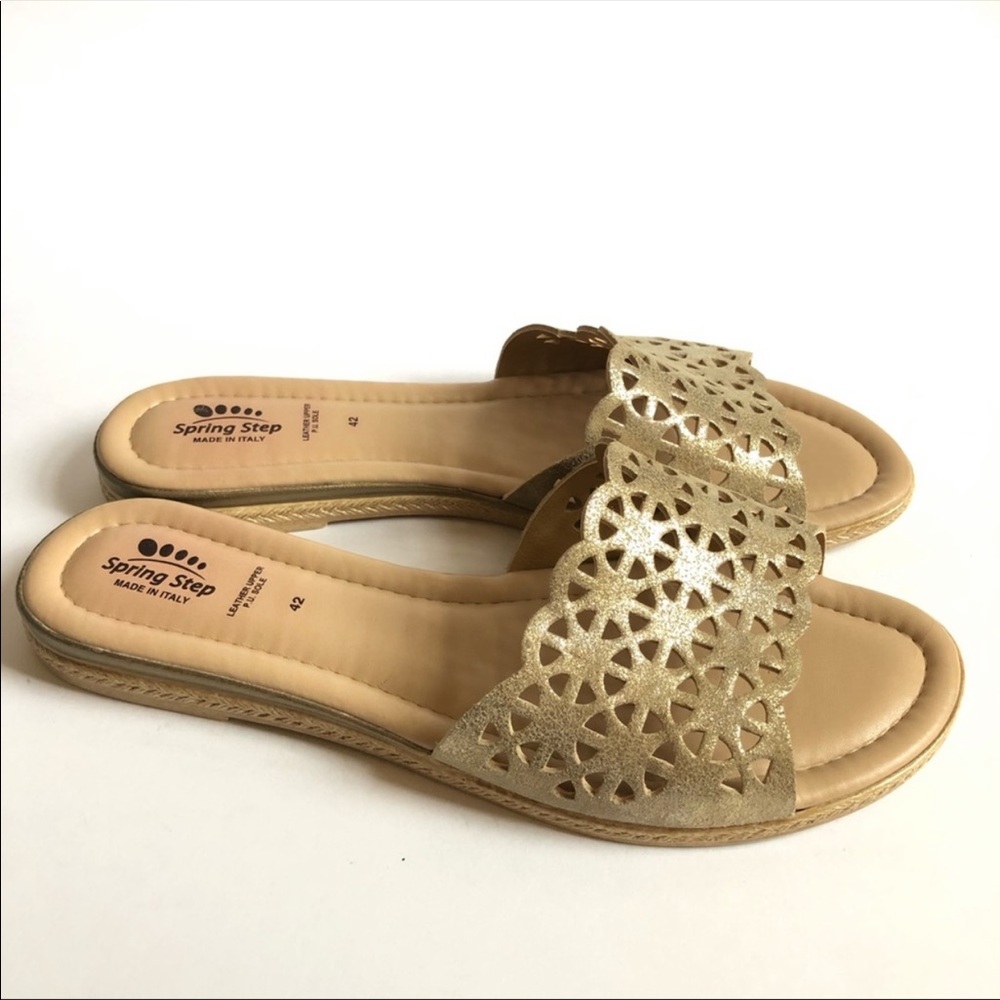 Spring Step gold slides/ 11